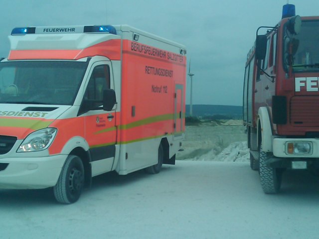 rettungswagenderbfsalzgitterundtlf16derffshlde.jpg